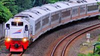 1603895628110-kereta-api.jpg