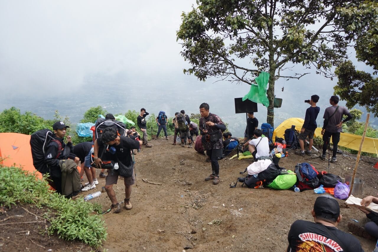 Kepadatan-di-Gunung.jpg