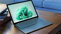 Microsoft-Surface-Laptop-5-13-Credit-Engadget.jpg