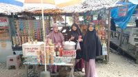 Penjual-Makanan-dan-Minuman-di-Obyek-Wisata-Pantai-Ujung-Suso-Raih-Omzet-4-Juta-sehari-700x530.jpg