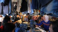 belanja-baju-bekas-59q6-dom.jpg