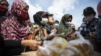 operasi-pasar-minyak-goreng-di-palembang-xw31-dom.jpg