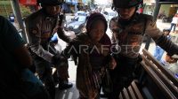 penertiban-pengemis-dan-gelandangan-el9l-dom.jpg