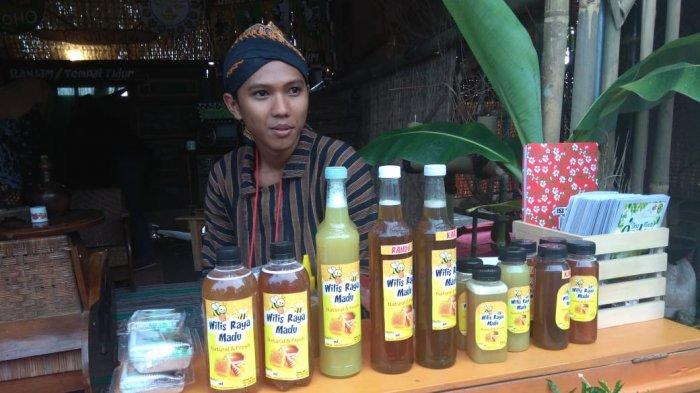 produksi-madu-yang-menjadi-unggulan-desa-wisata-joho-kecamatan-semen-kabupaten-kediri.jpg