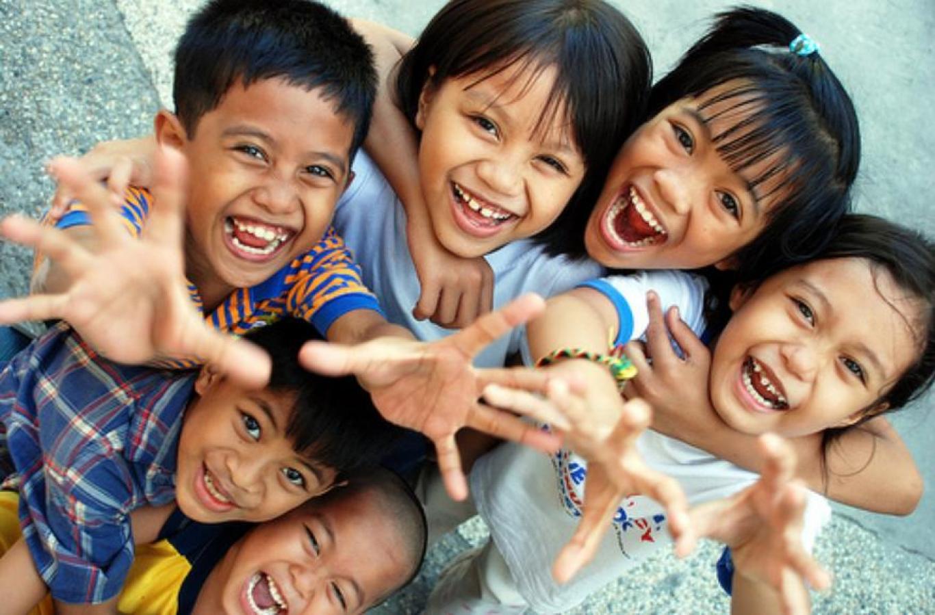 Anak-anak Berpakaian Kostum Daur Ulang di SLG Kecamatan Ngasem