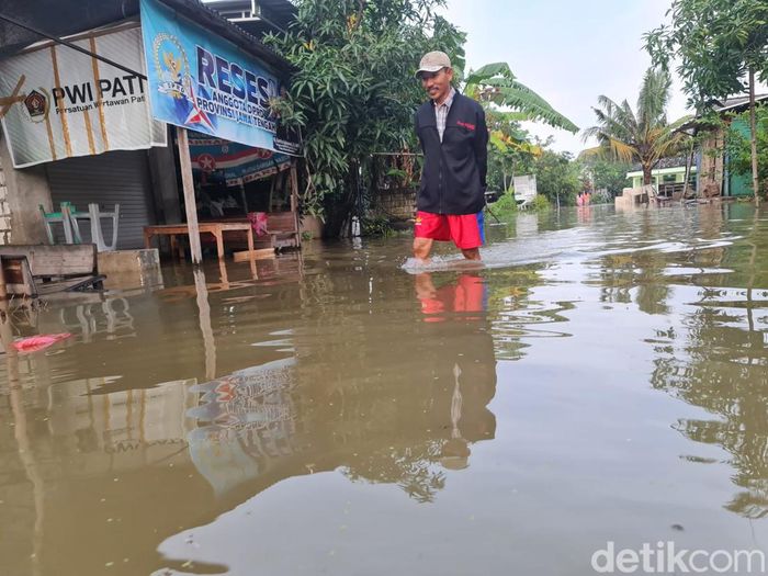 banjir-di-desa-ketitang-wetan-kecamatan-batangan-pati-kamis-1032022_43.jpeg