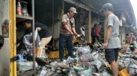 kisah-pilu-maharti-korban-kebakaran-pasar-pagi-asemka-yang-kehilangan-2-toko-dan-rugi-hingga-rp500-juta-lql.jpg